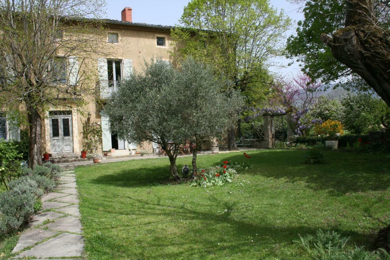 Le Domaine Des Rouges Queues Hotel Chateaudouble  Exterior photo